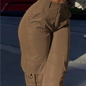 Elegant brown cargo pants for women
